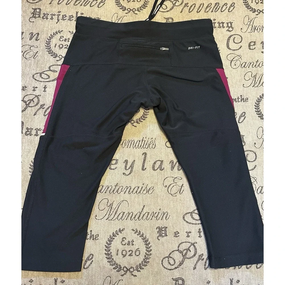 Nike Dri Fit Crop Capri Athletic Leggings Women's Size M - Workout Black /Pink